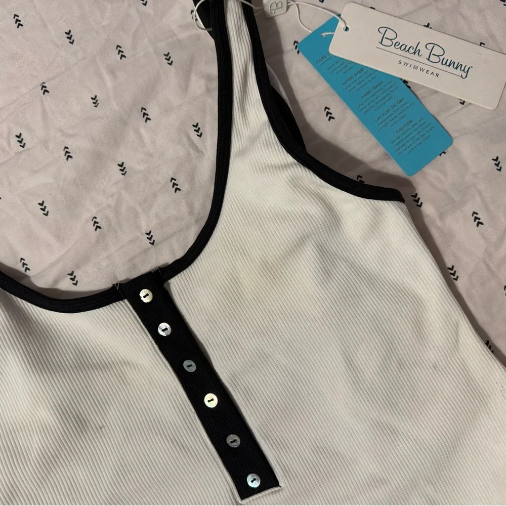 💕Beach Bunny Presley OnePiece Bathingsuit💕